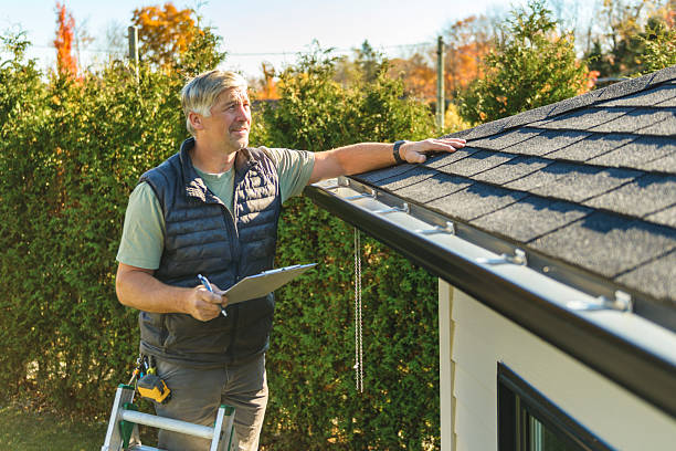 Professional Metal Roofing technician working in Beechgrove, TN